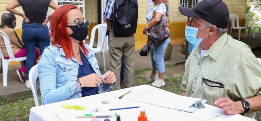 Más de 199.000 personas mayores se benefician con los programas sociales en Medellín: conozca las iniciativas