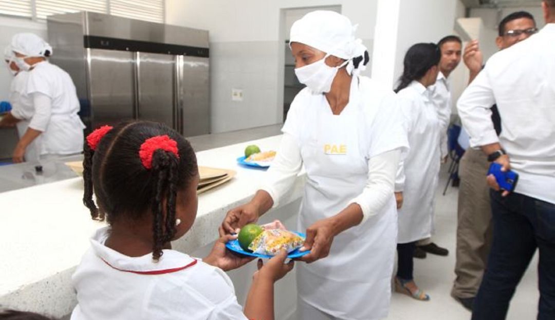 Estudiantes de colegios oficiales en Cartagena siguen sin alimentación: grave denuncia desde el Concejo