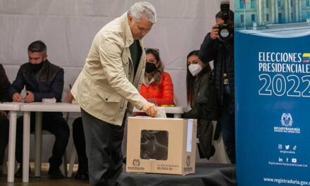 «Quiero invitar a todos los colombianos a que votemos con felicidad, sin odios y sin sesgos»: Iván Duque