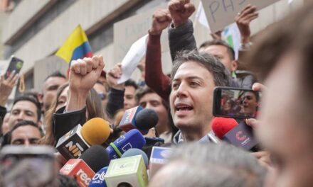 En la sede de la Procuraduría en Bogotá, alcalde Daniel Quintero empezó su defensa: anunció que irá de nuevo hasta la CIDH