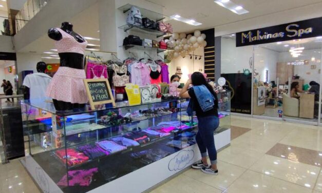 Con horario extendido, comerciantes del Centro de Medellín reciben a 2.000.000 de compradores para el Día de la Madre