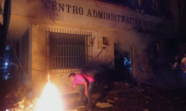 Horror en el Cauca: carrobomba destruyó alcaldía de Argelia, alcalde entregó balance