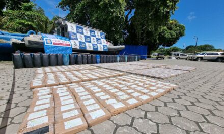 Armada incautó 1.8 Toneladas de Cocaína en el pacifico Colombiano