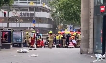 Conmoción en Berlín: carro arremetió contra un grupo de personas, dejó un muerto y ocho heridos