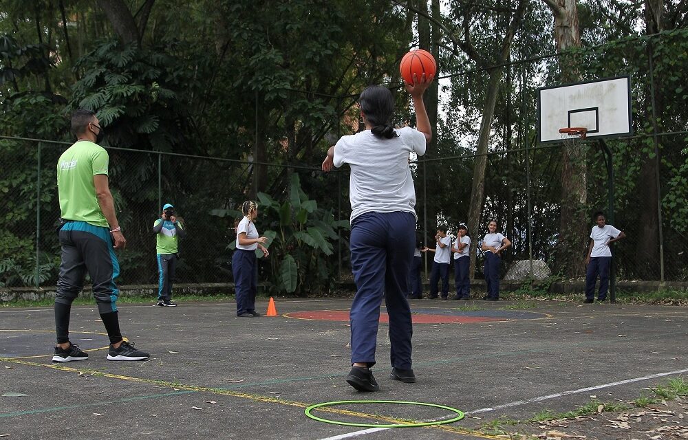 Apoyo al deporte: 6.300 personas que hacen parte de población vulnerable en la ciudad, participarán de la oferta del INDER Medellín