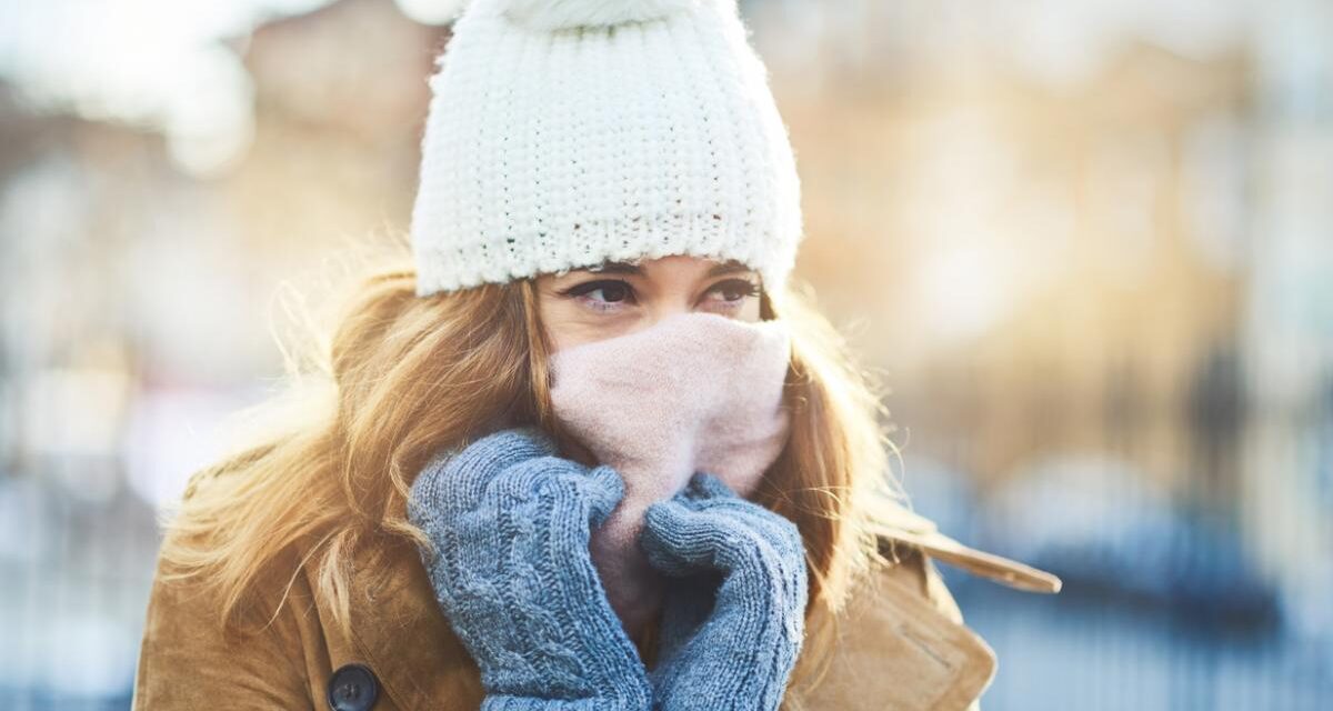 Este es el motivo por el que las mujeres suelen sentir más frío que los hombres