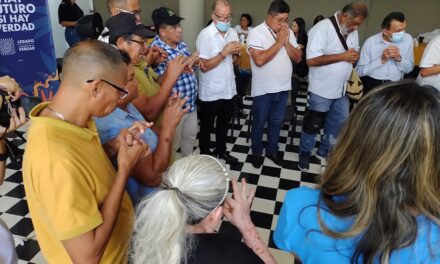 Conmovedor: en Cartagena se dio histórico encuentro entre víctimas y excombatientes de los Montes de María