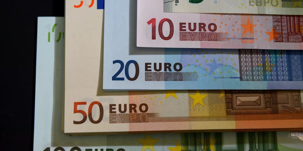 El euro cae por debajo de 1,01 dólares por primera vez en los últimos 20 años: Hay alarma en el ‘Viejo Continente’