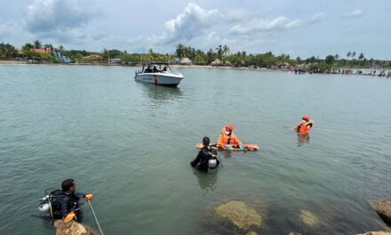 Armada rescató en Cartagena a hombre que naufragaba en el mar: están tras la búsqueda de un desaparecido