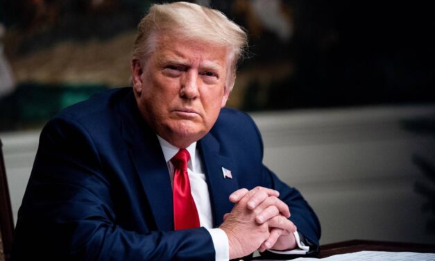 Trump afirma que «la religión regresa a Estados Unidos» durante celebración de Pascua