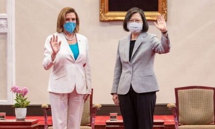 Presidente de la Cámara de los Estados Unidos, Nancy Pelosi, abandonó Taiwán tras polémica visita: expresidente Trump la trató de «loca»