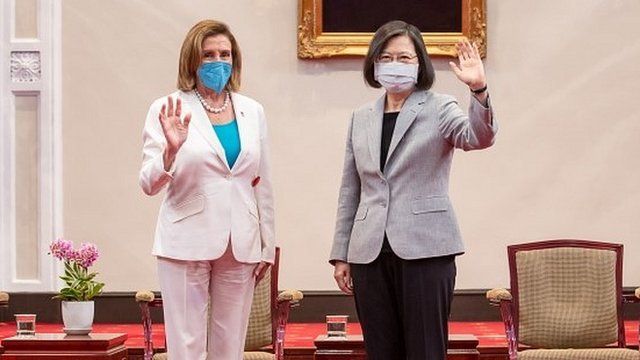 Presidente de la Cámara de los Estados Unidos, Nancy Pelosi, abandonó Taiwán tras polémica visita: expresidente Trump la trató de «loca»