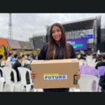 Con 25.000 Computadores Futuro, Medellín hizo la entrega más grande de equipos a estudiantes de instituciones educativas