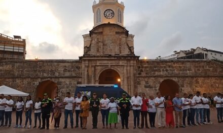 Con Velatón, policía de Cartagena recibió apoyo de la comunidad: repudio a ataques del ‘Clan del Golfo’