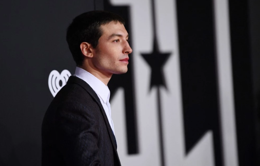 El actor Ezra Miller reconoce tener «complejos problemas de salud mental»