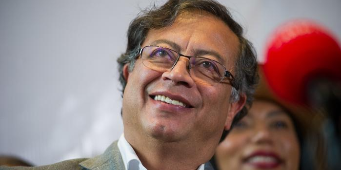 En pleno discurso de Gustavo Petro, soldado se desmaya 