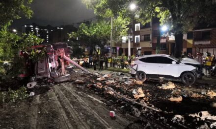 Accidente deja cuatro muertos y siete heridos en Medellín