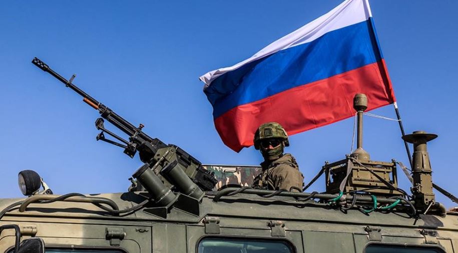 Rusos escapan de la movilización de reservistas y huyen a las fronteras