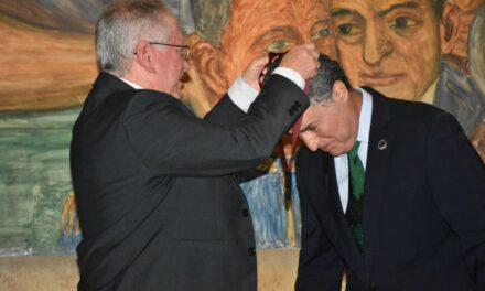 Gobernador Aníbal Gaviria recibió la Orden Centenario Ademinas