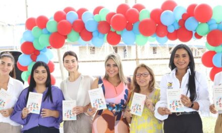 La reconocida abogada Carolina Carrillo hace el pre lanzamiento de su libro: Los Grandes Derechos de los Pequeños