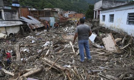 inundaciones en Venezuela dejan más de 700 viviendas destruidas y 1.400 familias afectadas