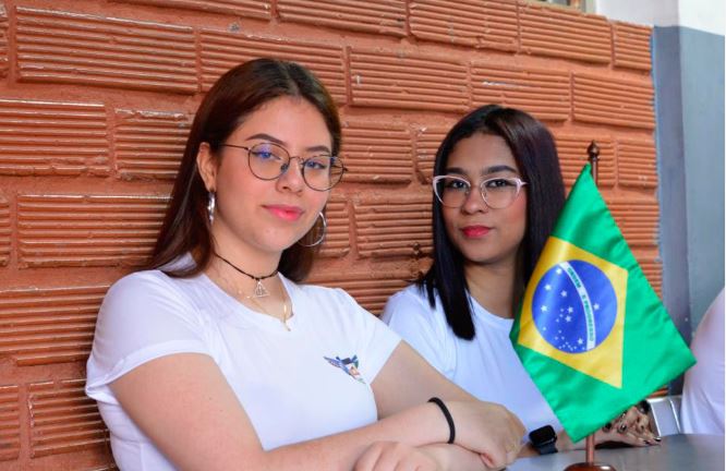 Medellín mantiene su apuesta por el bilingüismo: institución educativa oficial enseñará portugués como segundo idioma