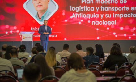 Durante el Congreso de Colfecar el Gobernador de Antioquia, dió a conocer el Plan Maestro de Logística y Transporte