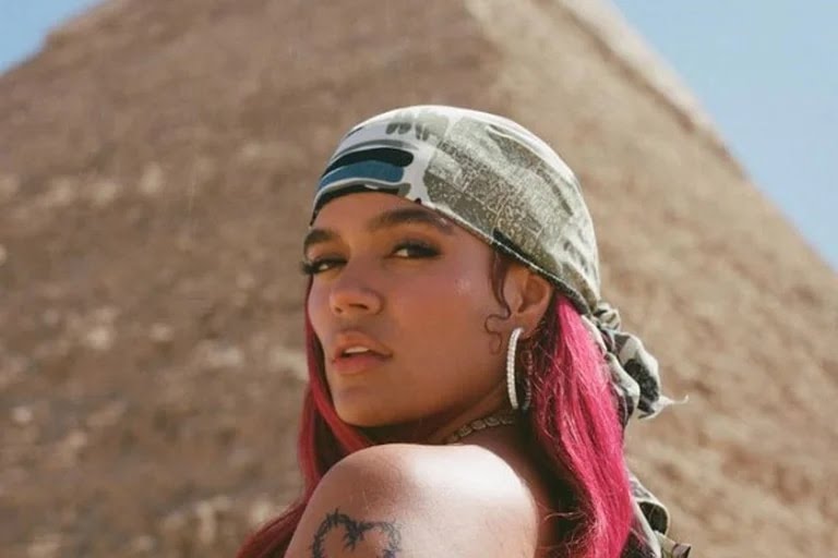 Karol G estremece al mundo con su más reciente video: Cairo