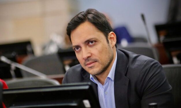 “Gobierno no puede proteger a criminales de lesa humanidad:” Senador Motoa sobre la primera línea