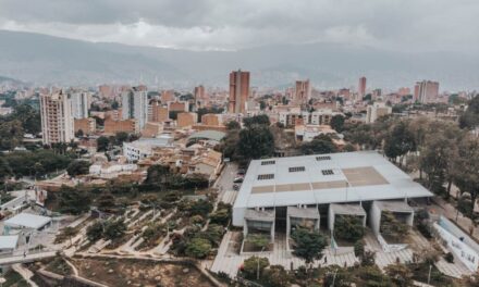 El Sistema de Bibliotecas Públicas de Medellín recibe el Premio Nacional Daniel Samper Ortega 2022