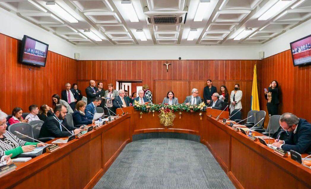 En la Comisión Tercera, se debatió la proyección económica del país, estuvo presente la Junta Directiva del Banco Emisor; Ministro de Hacienda y Senadores