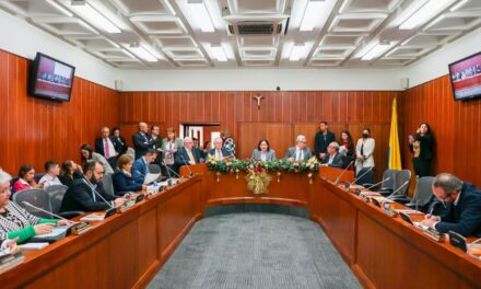 En la Comisión Tercera, se debatió la proyección económica del país, estuvo presente la Junta Directiva del Banco Emisor; Ministro de Hacienda y Senadores