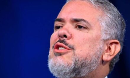 Iván Duque cuestiona duramente la política económica de Petro