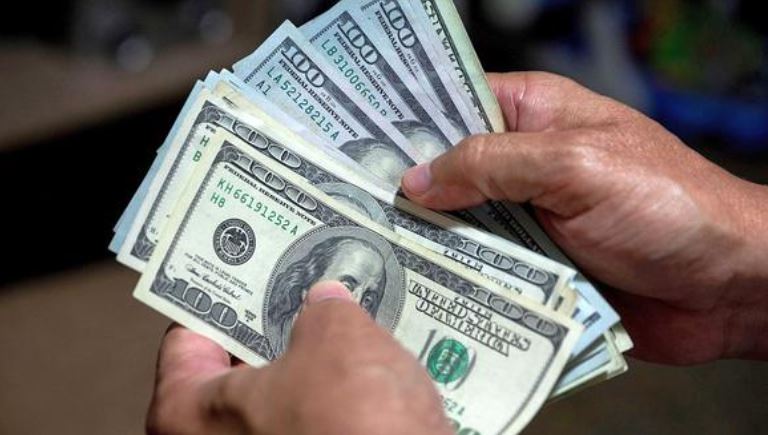 Histórico: en Colombia el dólar llega a los 5.000 pesos