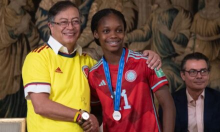 El presidente Gustavo Petro Urrego, brindó homenaje en la Casa de Nariño a jugadoras Sub 17