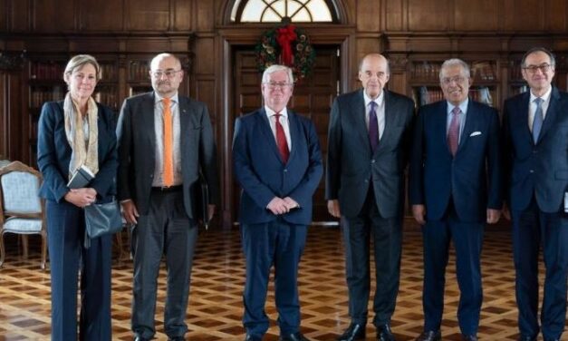 El Ministro Álvaro Leyva Durán se reunió con el Enviado Especial de la Unión Europea para el Proceso de Paz en Colombia, Eamon Gilmore