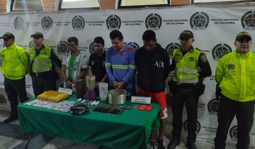 Asegurados tres presuntos integrantes del grupo delincuencial Eduardo Santos por su presunta responsabilidad en el homicidio de un hombre en la Comuna 13 de Medellín