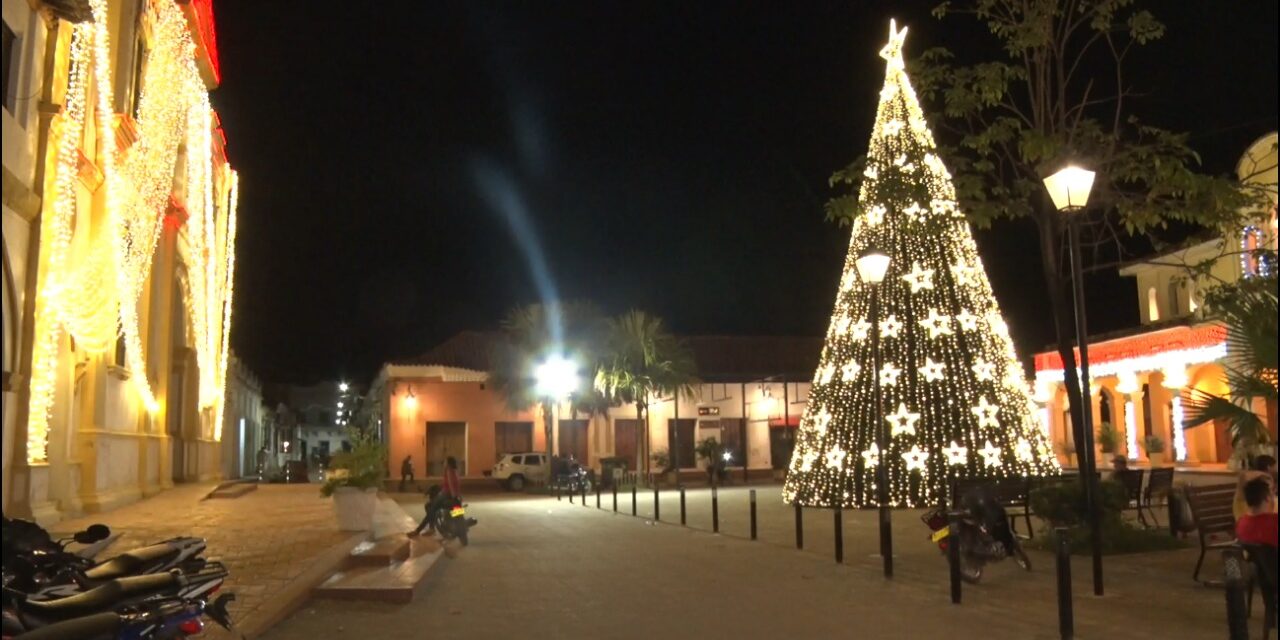 Mompox, la ciudad de Dios resplandece con el alumbrado navideño