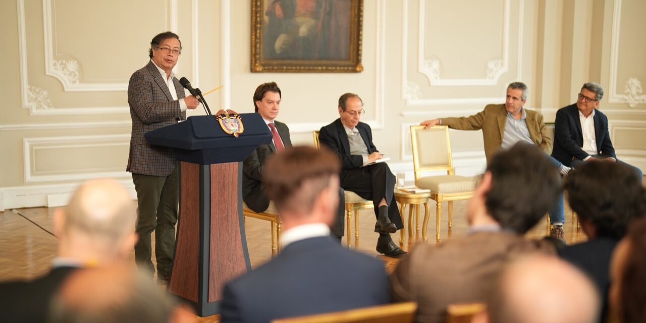 Presidente Petro anunció que los tenderos y tenderas del país serán sus representantes en las juntas directivas de las Cámaras de Comercio