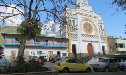 Gobernación de Antioquia apoya en la atención de emergencia en Betulia que dejó incomunicados a 3.500 campesinos