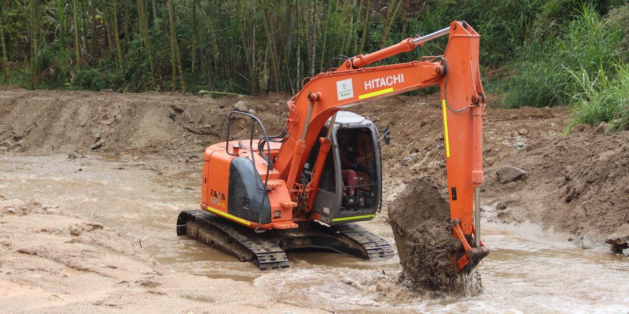 El Dagran inició el 2023 interviniendo con maquinaria municipios de Antioquia para mitigar el riesgo de desastres y apoyar en la atención de emergencia