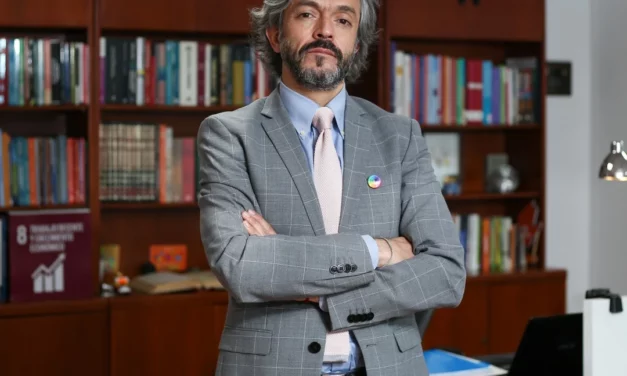 ¿Qué Juan Daniel Oviedo va para alcalde? mejor que siga en RCN