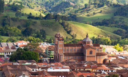 1000 ciudadanos le reclaman al obispo de Jericó su participación indebida en política