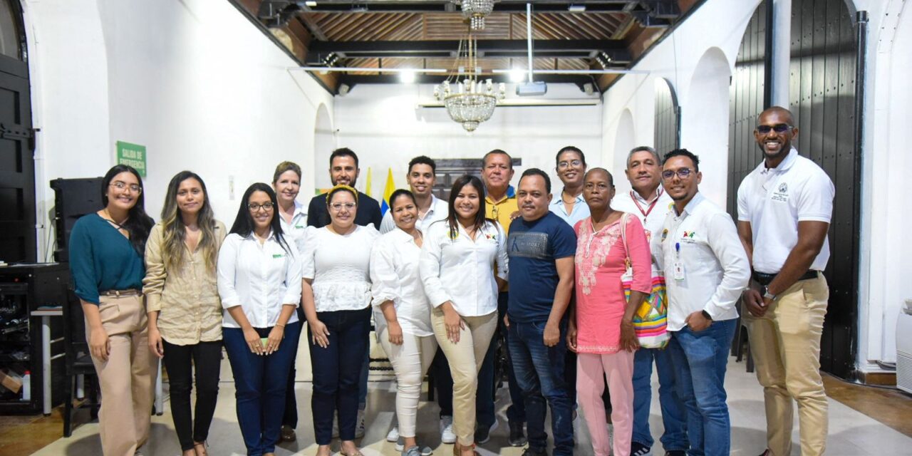 En Cartagena líderes comunitarios hacen seguimiento del plan de acción de Gobierno Abierto que los acerca a la administración