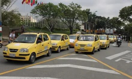 Aunque se levantaron bloqueos sigue el plan tortuga de taxistas en Bogotá