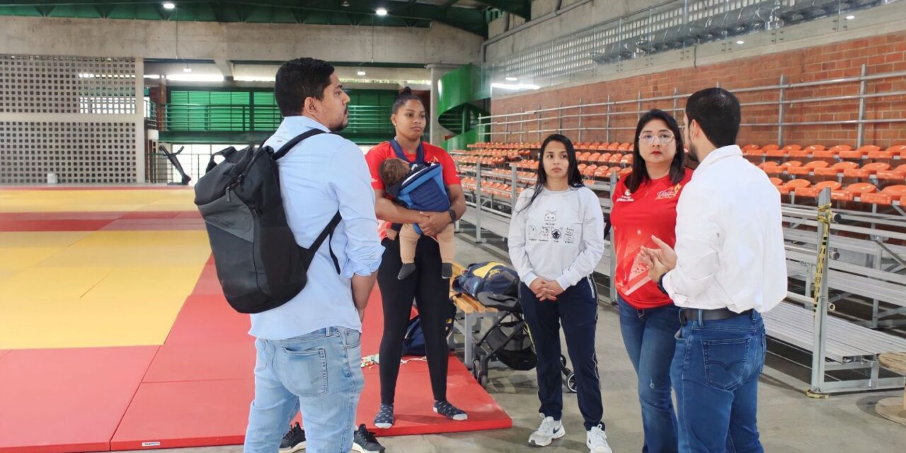 Visita de Gerente Indervalle al Coliseo «Yuri Alvear» en Jamundí para Combatir inseguridad.