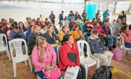 Madres cabeza de hogar de Usme en Bogotá recibieron vivienda de interés social