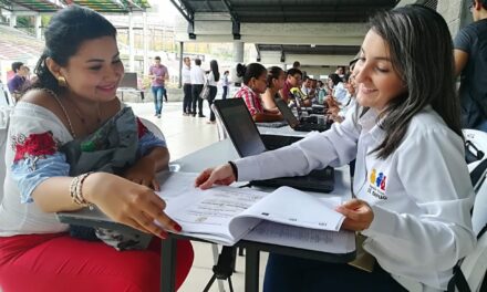 Más de 12 mil Vacantes en Colombia para las mujeres en su día internacional