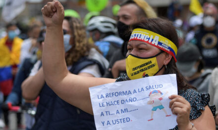 Nueva marcha contra  reforma a la salud convocada por pacientes en Colombia