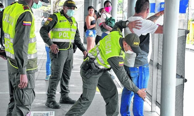 Capturan a ocho personas que hurtaban en el  MIO de Cali